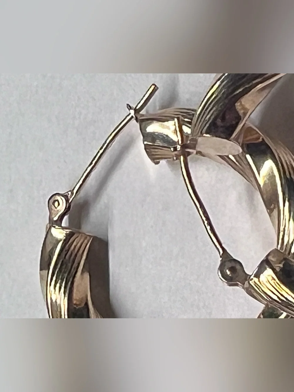 14K 1.5g Twisted Rope hollow Hoop earrings vintage 1980s authentic classic